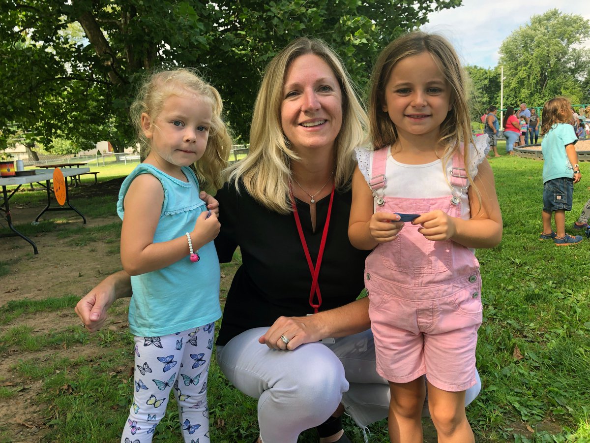 southorangetown's tweet photo. .@WOSnews Principal @SheilaBeglin, Assistant Principal @mwhiteWOS, kindergarten, art, technology, music, library and PE teachers and aides, and @SOCESPTA welcomed incoming students and their families at today's Meet &amp; Greet and Ice Cream Social! #SOCSDengages https://t.co/Lz7HrfRxLz
