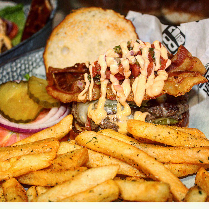 I should get the salad but....... I’ll take the number 8 🔥🤤