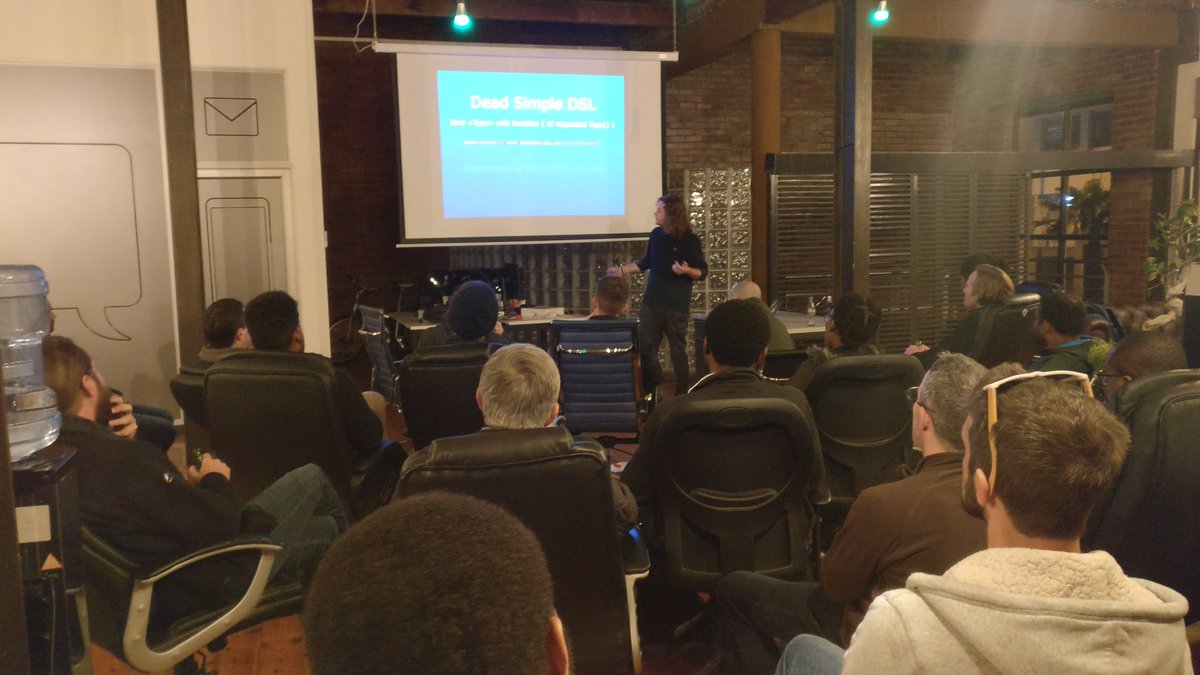 GitzBlitz's tweet image. Larry from @flatcircleio takes us through #kodein dependency injection @GDGCapeTown