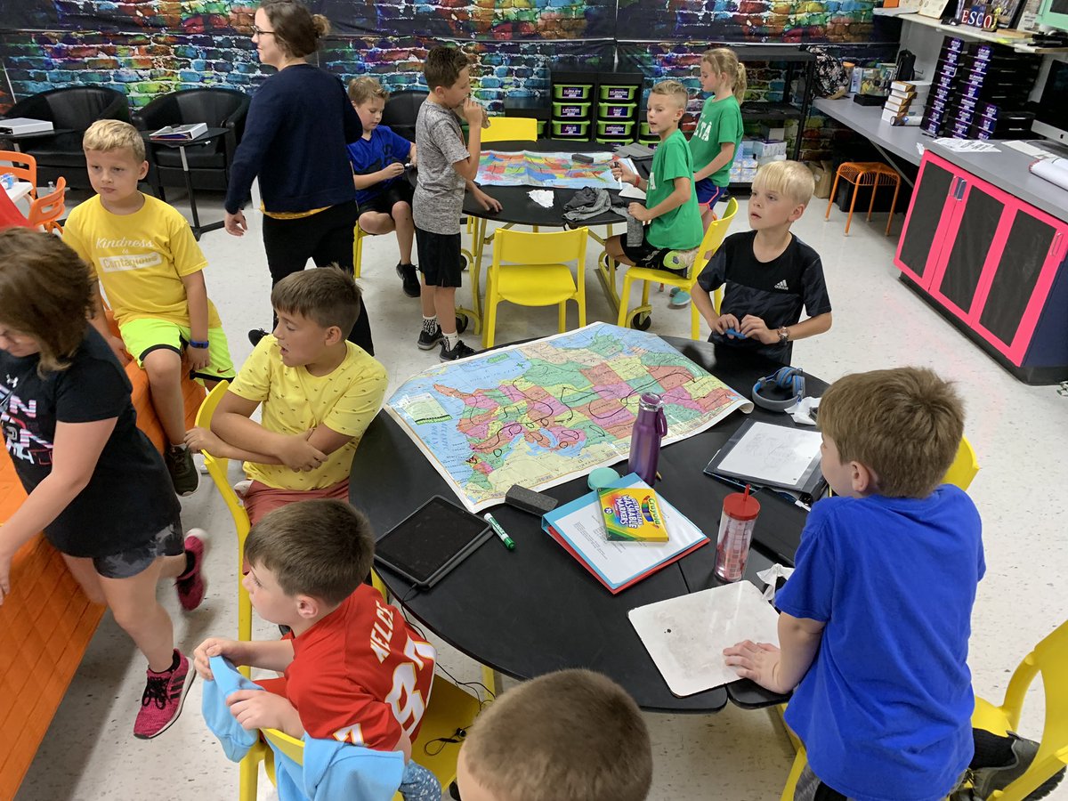 mrvesco's tweet photo. Third #MysterySkype of the year with @Weiss_Principal and crew of awesome second grade teachers! I can’t believe we guessed where they were in only 3 questions! Thanks for letting us help spread the word about #mysteryskype! #ksedchat https://t.co/1EjczCyKdI