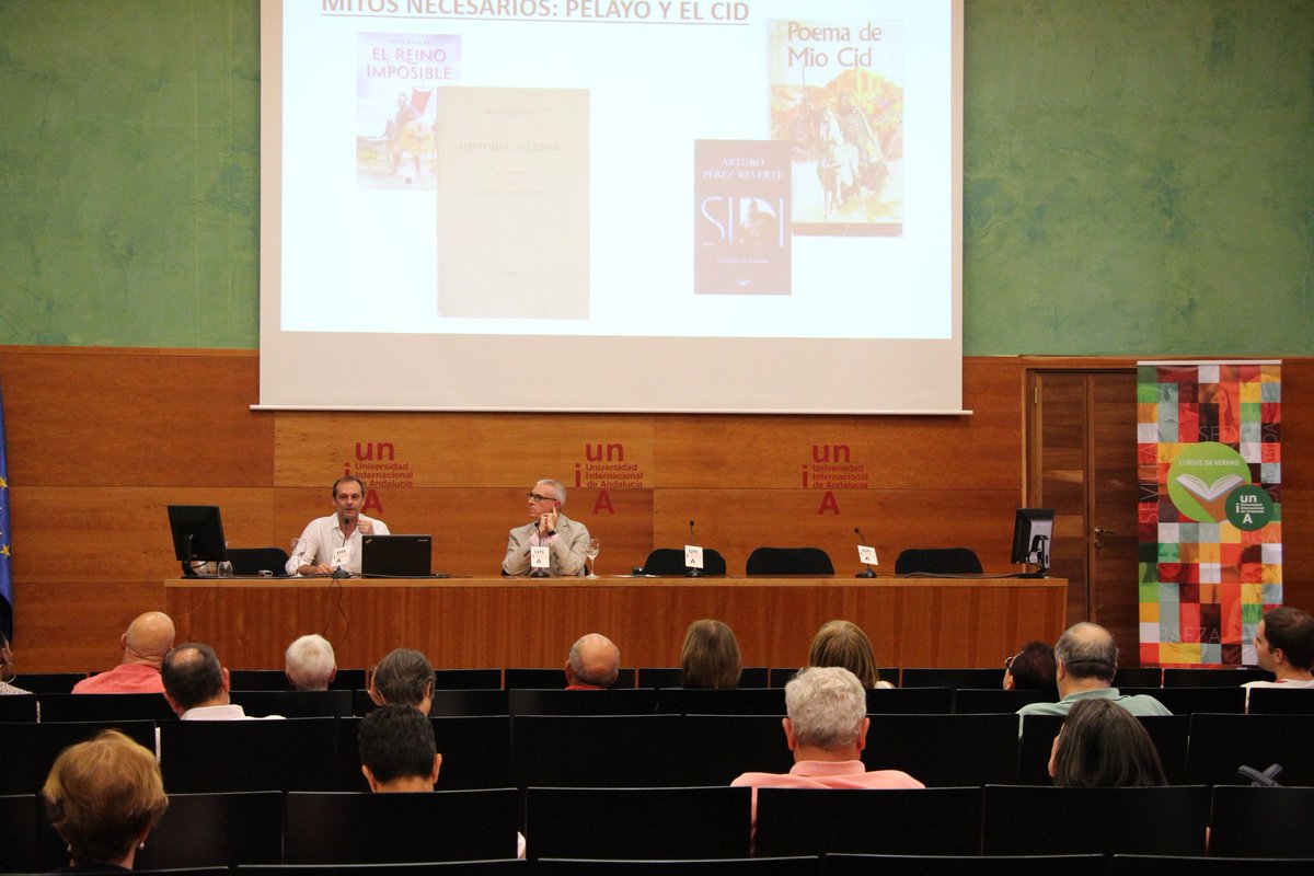 UNIAuniversidad's tweet photo. 🔴 El #cursodeverano sobre novela histórica de la @UNIAuniversidad en Baeza ha contado hoy con Luis García Jambrina, @usal; la editora Penélope Acero; el escritor y periodista Sergio Vila-Sanjuán; y el escritor e inspector de policía, Sebastián Roa. #CVUNIA https://t.co/CFRT8O8iTX