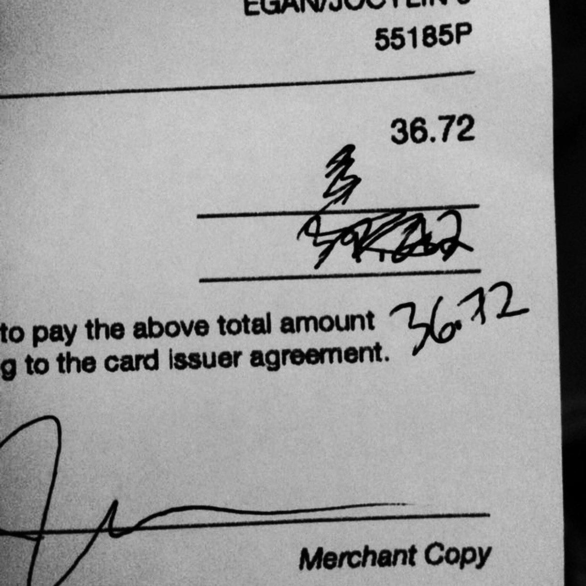 OdensKitchen's tweet photo. That feeling when you get un-tipped 😳
#BadTips #serverlife #serverproblems #bartenderlife #bartenderproblems #waiterlife #waiterproblems #badtippers #serversofinstagram #serverstories #serversbelike #serverstruggles #serviceindustry #servermemes #bartendermemes #tiporgohome https://t.co/hZF7dz9Poe