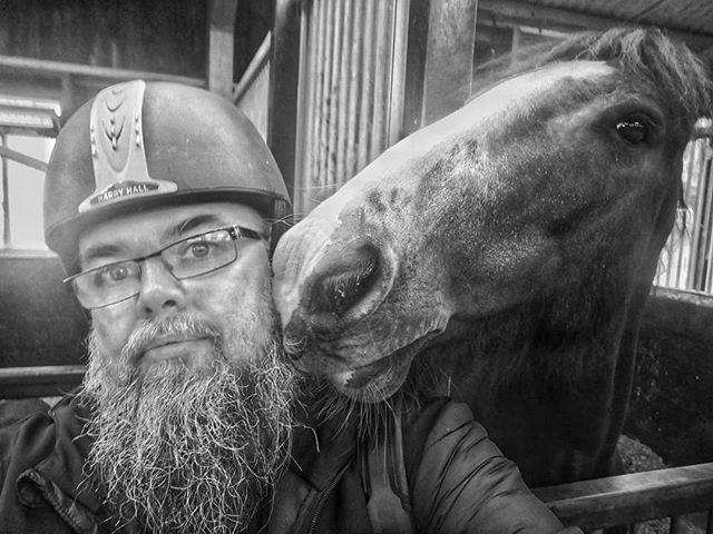 DOUGJAMESPHOTO1's tweet photo. @calverttrustexmoor 
Feeling abit horsed

#horsed #selfie #calverttrust #outdoorphotography #phonepic #devon #ukshooters #p #activity centre #disability #uk #westcountry #chilling😎
#devon #osm #jessopsmoment #horses #outdoorlife #devonlife https://t.co/EgJ1ahLWJG https://t.co/dsilSKbHUe