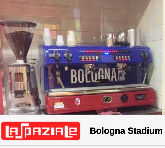 BrSpaziale's tweet photo. Pensando em sofisticar seu ponto comercial? A La Spaziale personaliza a máquina de café espresso com as cores da sua marca.

#maquina
#cafe
#espresso
#solucao
#LaSpaziale https://t.co/njZvIxWqtq