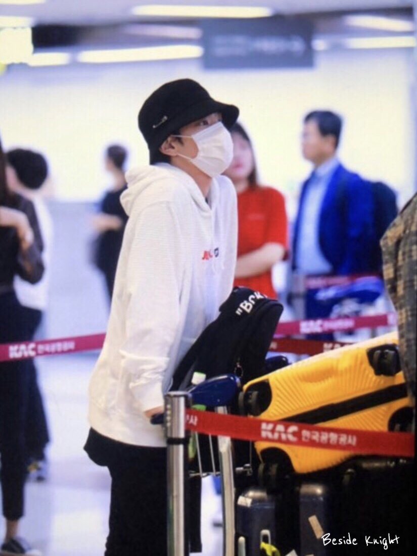 BesideKnight's tweet photo. 190829 GMP 출국 프리뷰>~<
#에이스  #김병관 #KIMBYEONGKWAN #キムビョングァン  #ACE  #UNDER_COVER #병꽌 #킹병간 @official_ACE7 https://t.co/9thkjhfndE