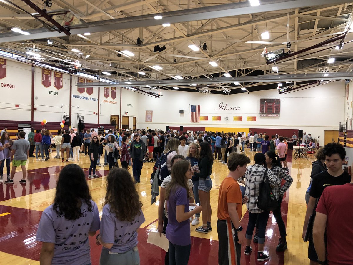 CoachValletta's tweet image. Freshman Family Night was fantastic! Can’t say enough about the work @meggienew does w/ our @IHSLINK Crew to help make our incoming 9th graders feel welcome! Also, the club fair was great—@IthacaUnified &amp;amp; Captains Council reppin’ for @AthleticsICSD! @IthacaHS_NY @IthacaNYSchools