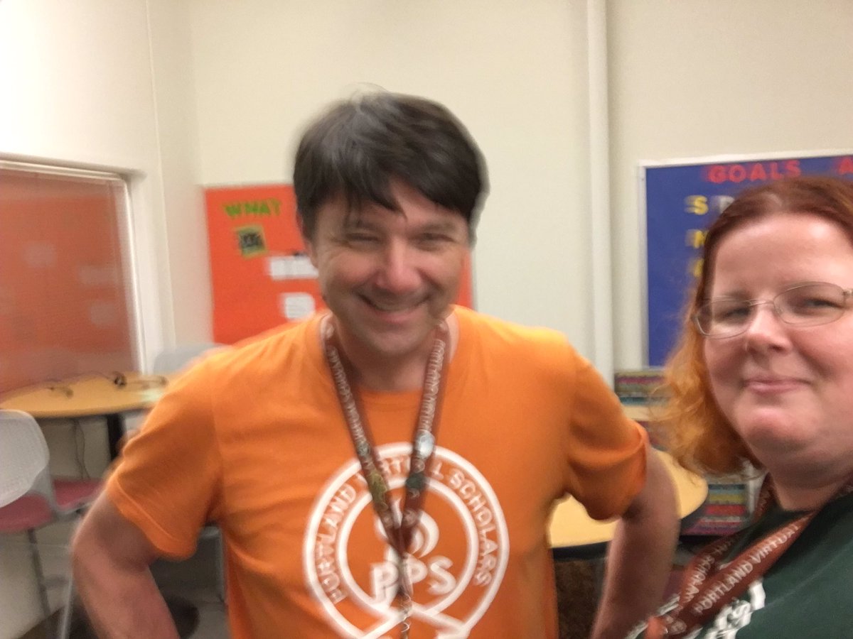 NelsonVs's tweet photo. Finished the #FirstDayOfSchool2019 off strong with @ShrKem who was visiting his old school #bensonfamily @VirtualScholars @BensonTechPride https://t.co/JQ6QQjlvOI