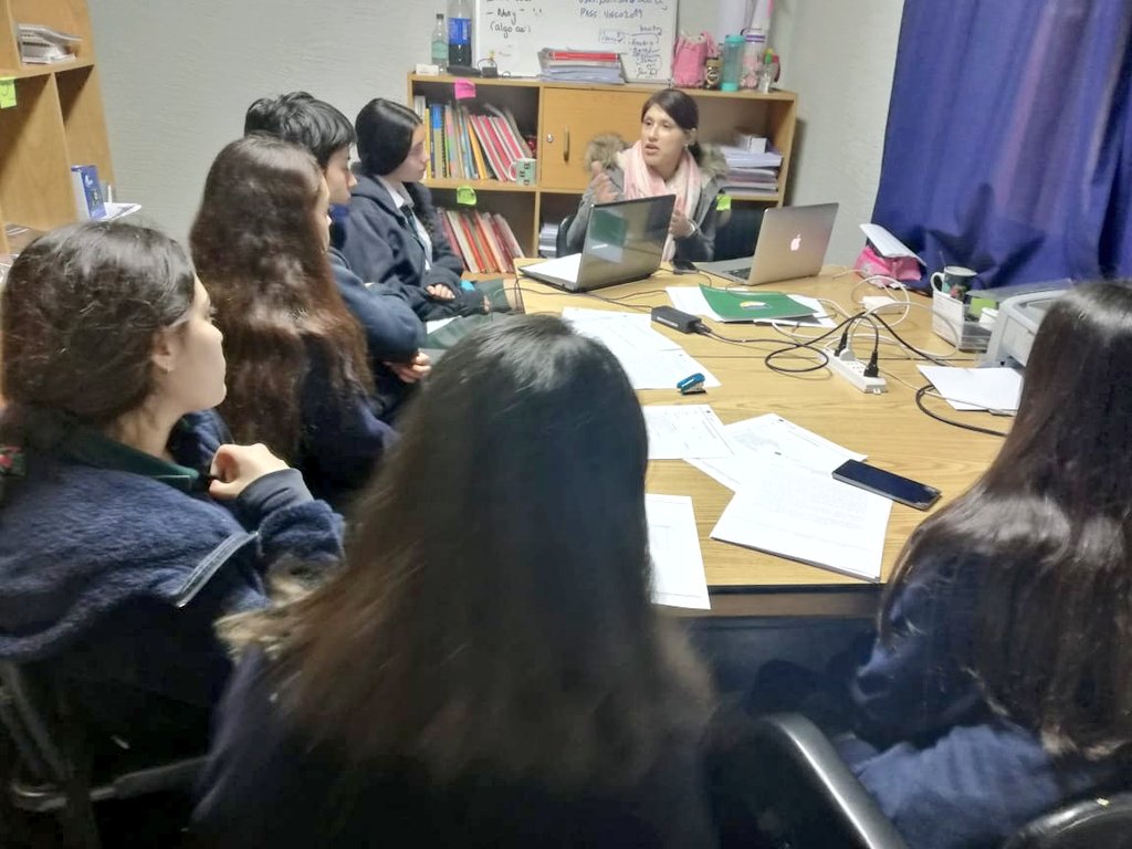 SubDirecAcaSCU's tweet photo. Primer día #ABP en @santacruzdeunco Paso a paso👣👣 Saber Hacer / Aprender a Aprender👌🎯💡
@marcelamomberg @supereduc_cl @Mineduc @CPEIP_mineduc @telefonica_ed https://t.co/nX4m0d1hzB