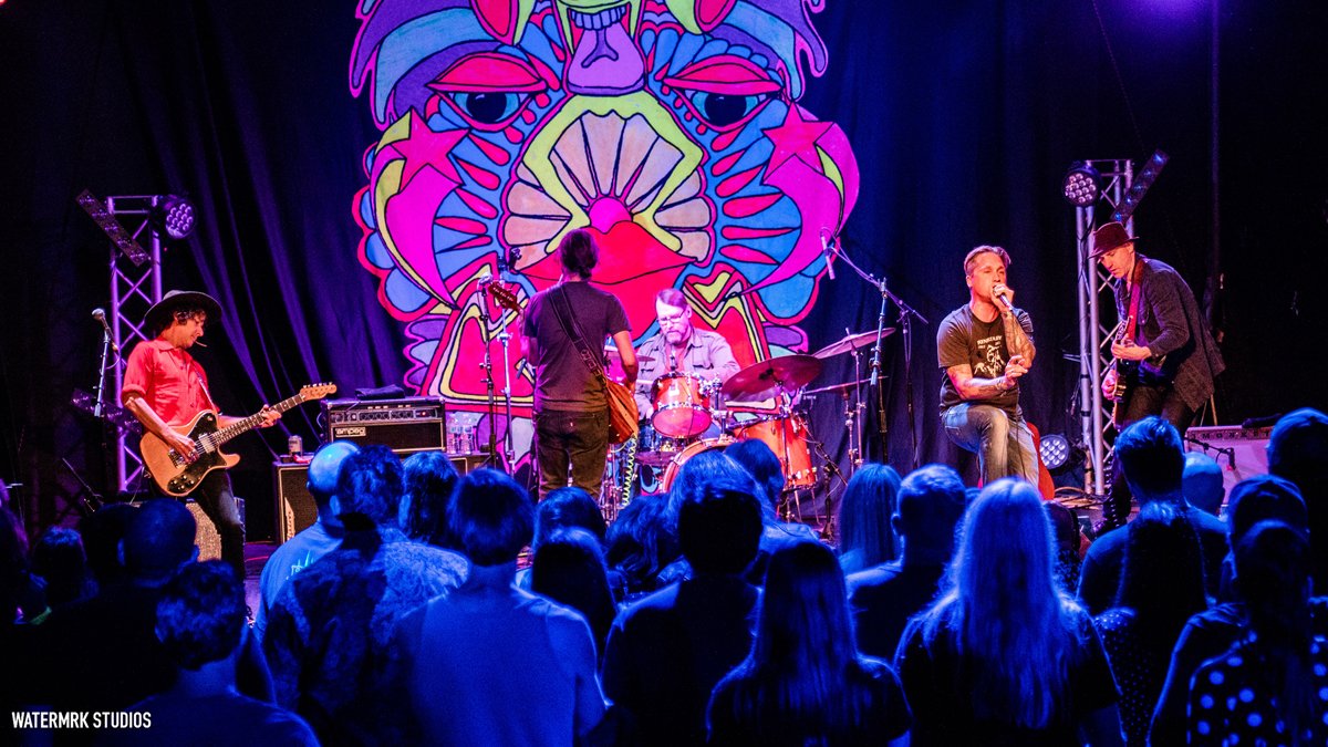 BlindMelonBand's tweet photo. Flashback Friday from our show in Santa Clarita, CA @canyonconcerts. #BlindMelon #FBF (Photo by Watermrk Studios) https://t.co/ONAkL5VwD5