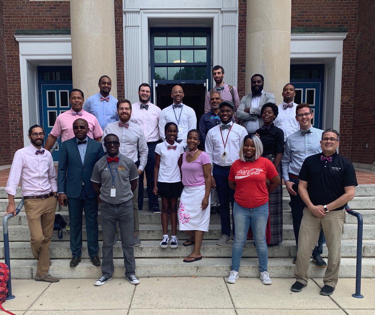 DealVikings's tweet image. The @DealVikings wish you a happy Bow Tie Day!  Alice Deal Middle School: Here we...bow tie. 💝

#ADMSHereWeGrow #BacktoDCPS 
@dcpublicschools @DCPSChancellor