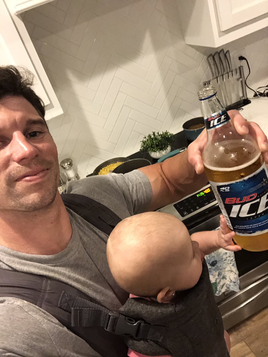 Krewshal's tweet photo. #fatherofthree #dadlife https://t.co/63MVIsrDFy