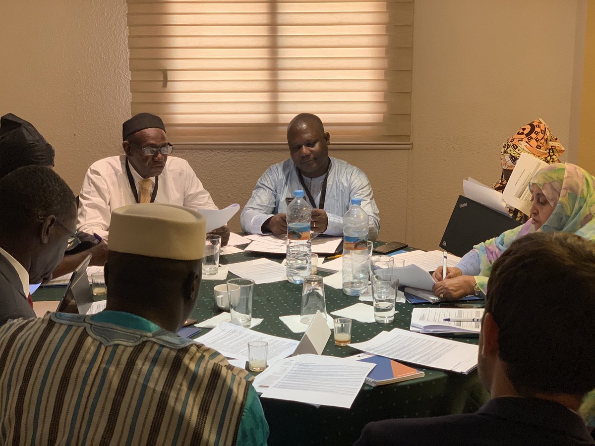 Le Directeur de AGIL invité par la G5 Sahel à partager les expériences des Comités d’Alerte Précoce et la réintégration des migrants retournés réalisés en Guinée. Réintégration des migrants et lutte contre la radicalisation. <a href="/OIMGuinee/">OIM Guinée</a> <a href="/FndiayeOIM/">Fatou D Ndiaye</a>