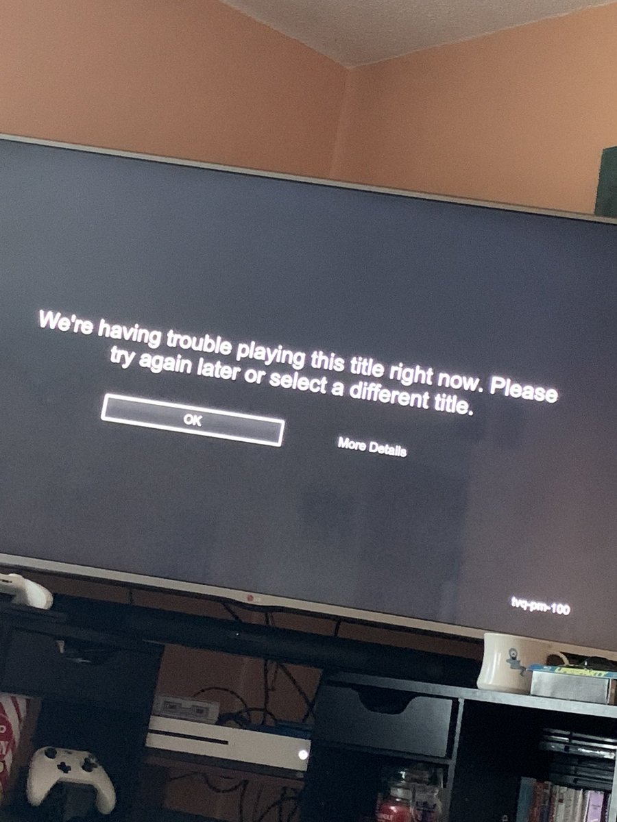 DavidBenson89's tweet photo. @Netflixhelps @52_break This is happening here too. Every tv show I try to watch. I checked the website and it shows I am having issues but that Netflix isn’t... but all these tweets say otherwise. https://t.co/G6PrNddLYH
