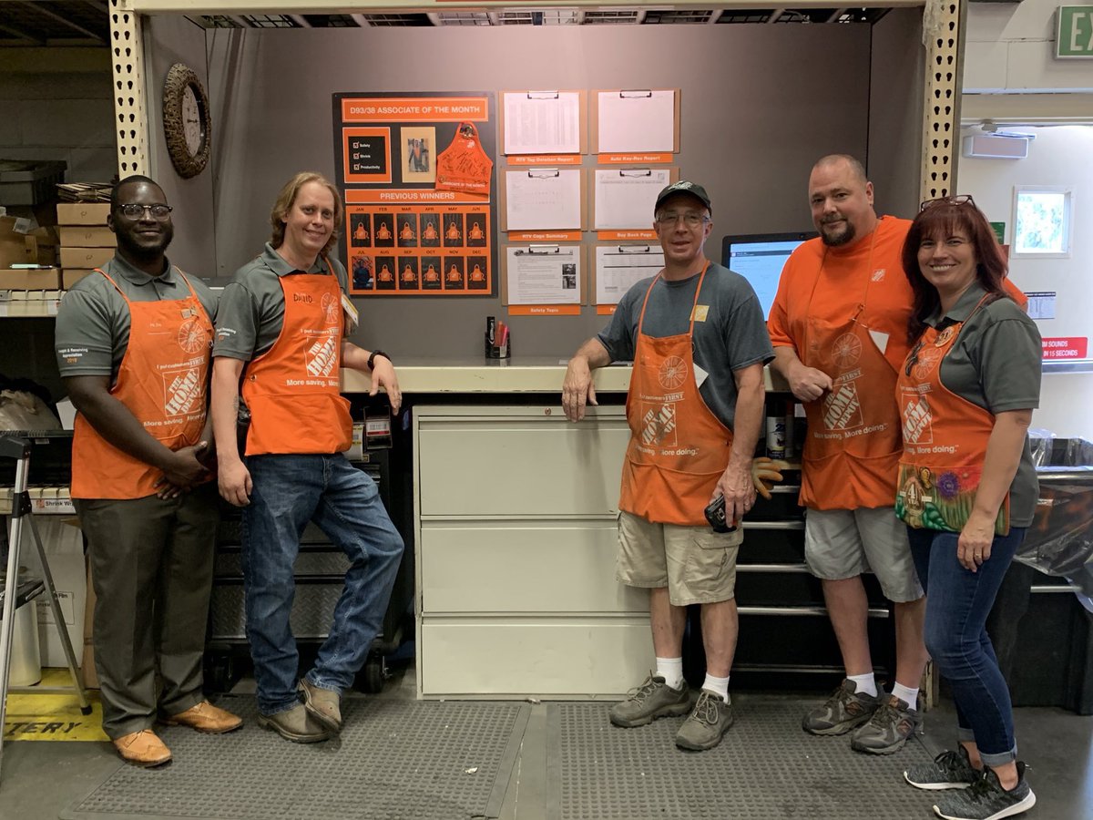 LynnDicus's tweet photo. Spent today at #111 installing their new Receiving Board and working with IT and UX on our Inbound Freight App. Thanks to David and team for all their feedback and prep work! #receivingboardrefresh #HomeDepot #inboundfreight https://t.co/dNLHsb0Kkc