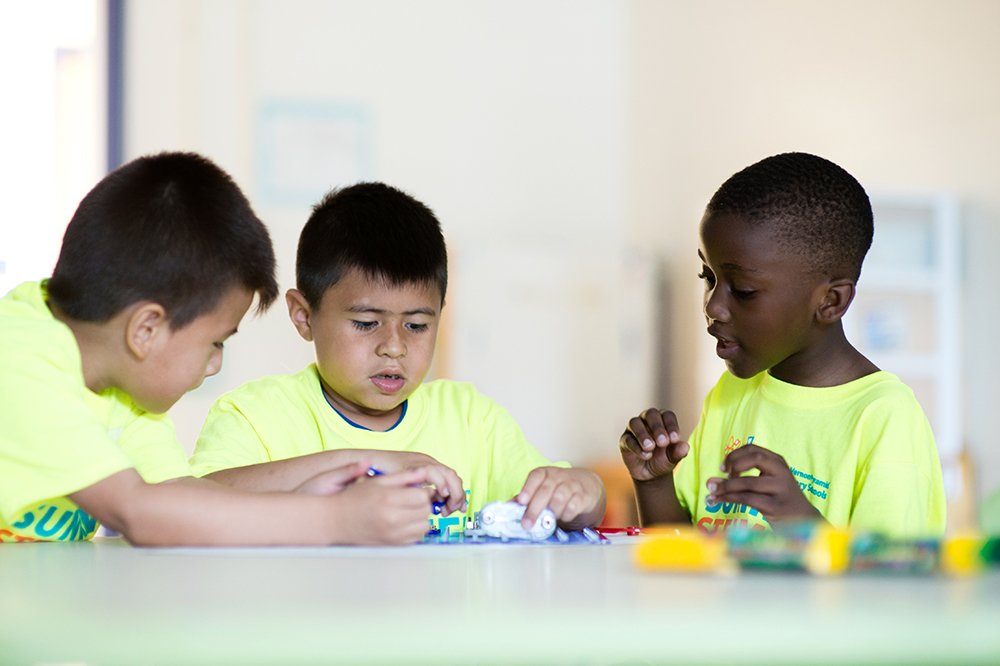 New Twice-Exceptional (2e) Learners Handbook and resources are now available on the FCPS website. 2e students are both gifted and have learning challenges or disabilities. bit.ly/2zp4dWh
