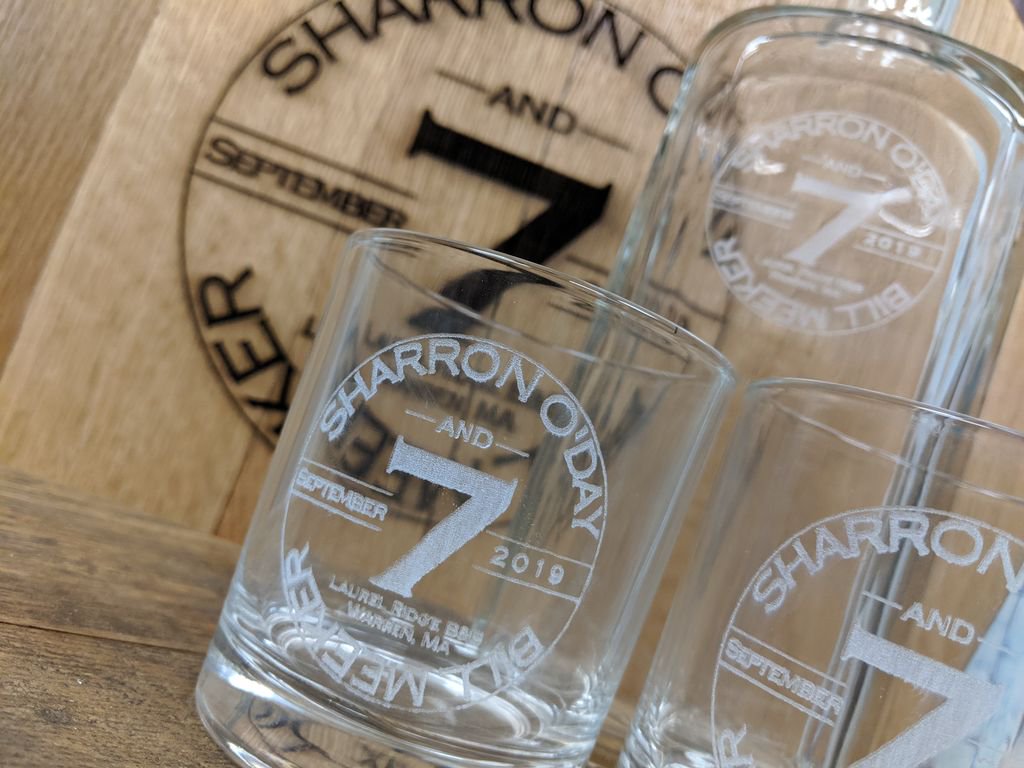 whiskey_made's tweet photo. 🙌 Congrats Sharron &amp; Bill!

Custom engraved real Bourbon barrel head and matching rocks glasses

#WhiskeyMade #love #wedding #whiskey #whiskeywedding #whiskeywed #kentucky #idea #gift #bridesmaid #bride #groom #bourbon #fun #romance #cocktails #inspiration #rusticwedding https://t.co/pNcaRtVV5i