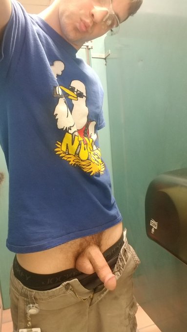 #WorkBathroomNude https://t.co/cOUDWcKDBI<a href="/tag/workbathroomnude"class="tags">#WorkBathroomNude</a>