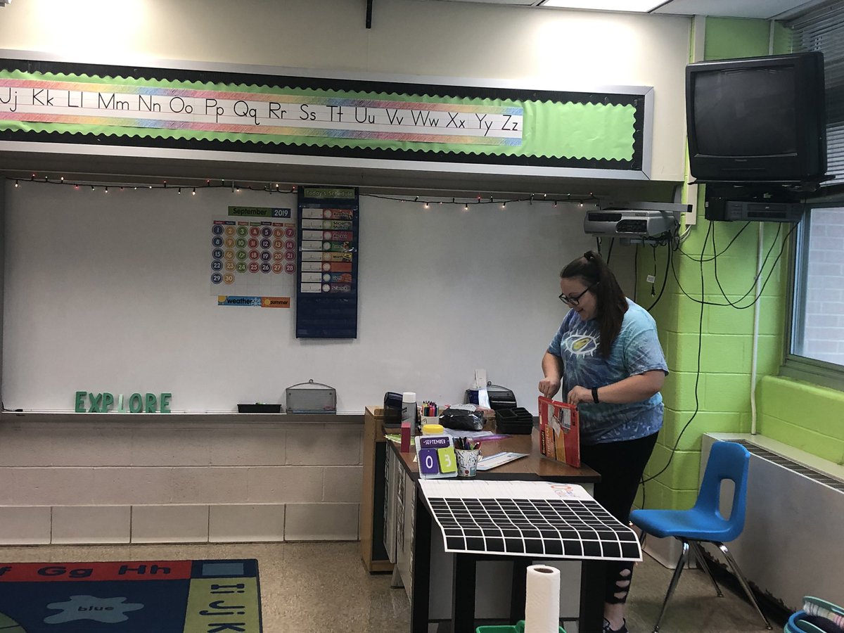 gbeltes_pgcps's tweet photo. Our tweets definitely show that we have lots of fun. But trust & believe - we work hard too! Check out some pics of our staff working together & getting things done in preparation for students! #TeamGreenbelt #NotAllFunAndGames https://t.co/XgFwQJ7OaP