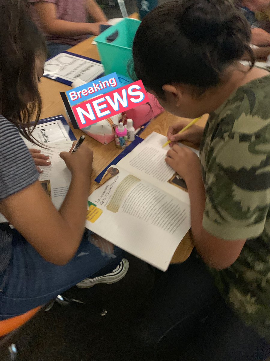 maestrapoull's tweet photo. @JuarezScholars using @BenchmarkEdu in productive pairs to identify and restate the main idea about the creation of the constitution in Spanish! #somosbilingues #teamworkmakesthedreamwork https://t.co/f8XyXy19k0