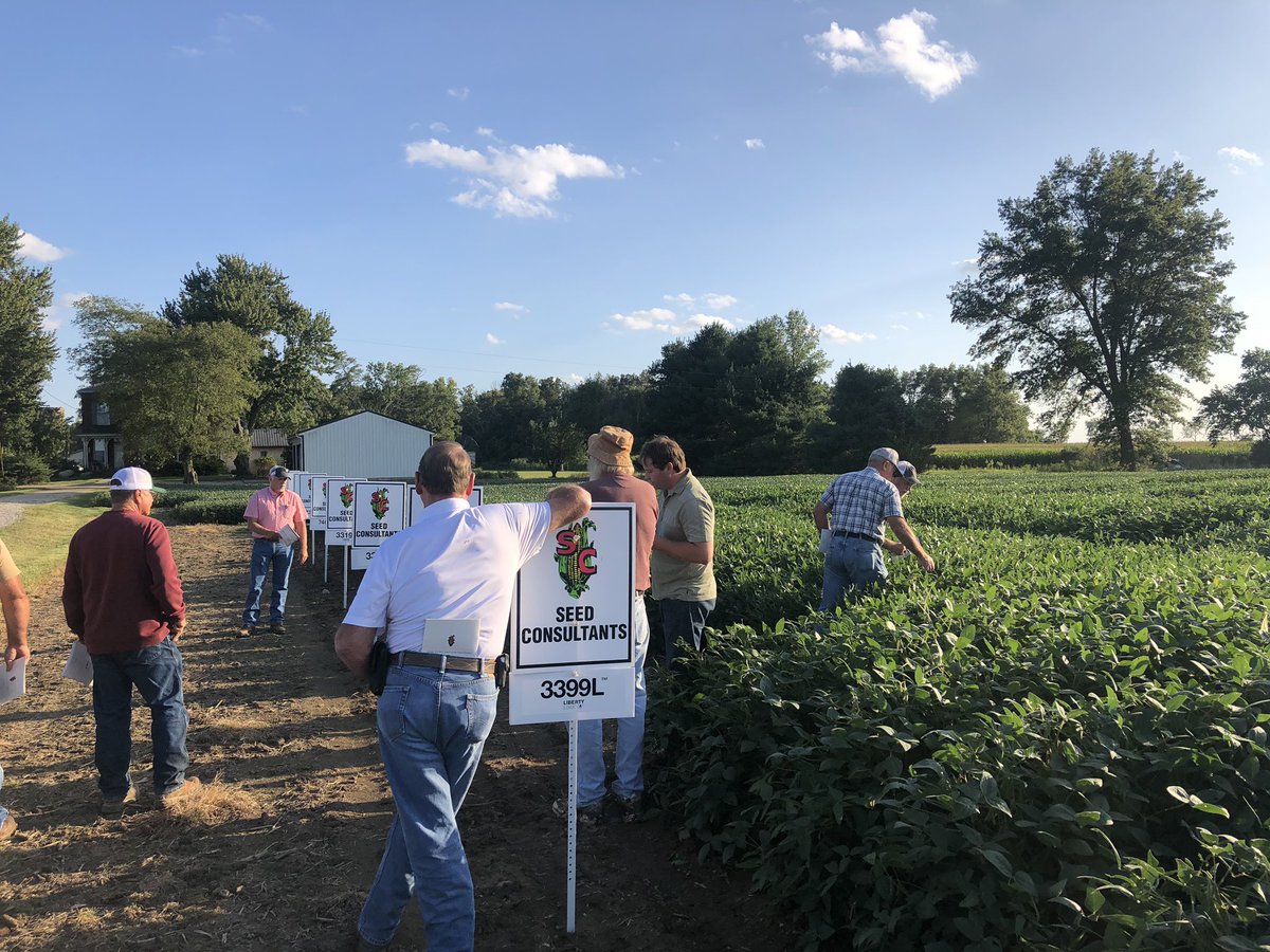 SeedConsultants's tweet photo. Great evening at Bob &amp; Bill Black’s #SeedConsultants Field Day in Lockbourne, OH! 😎 #MySeedConsultants #ScoutingFields https://t.co/3FSly0FzOp