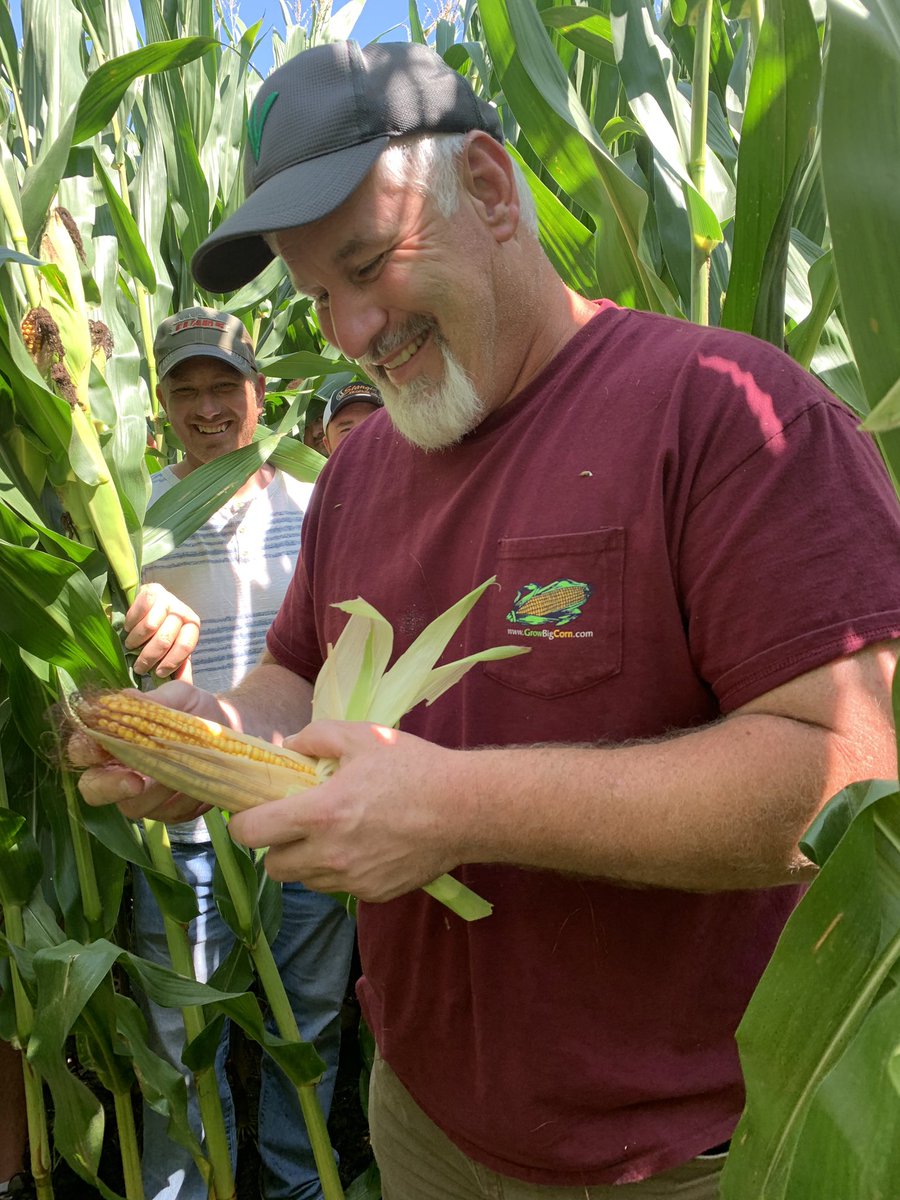 wapp56's tweet photo. The WF crop tour rolled on yesterday and today joining up with the “Next Level” grower group I’m a part of.  It’s not every day you get Randy Dowdy in your corn field! If you are in the Great Lakes area ask me how to join our group and grow your best crop ever next year. https://t.co/yOxyAapsgf
