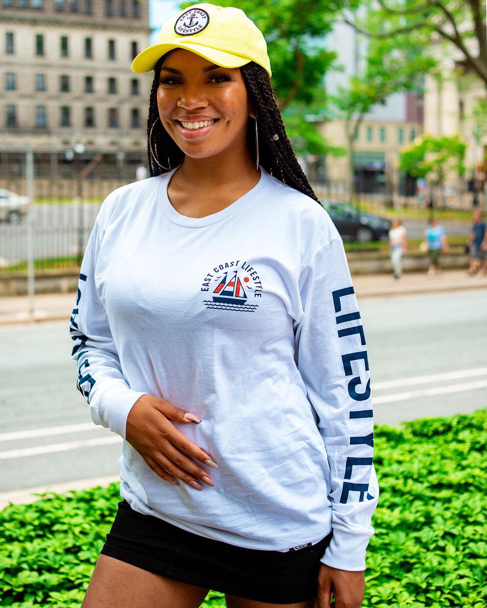 EASTCOASTLIFEST's tweet photo. Long sleeves back in stock!! ⛵️ https://t.co/ceaicZUxDY 

RETWEET to be entered to win one! 🚨 Be proud of where you’re from &amp; stay fresh 🌊 #EastCoast #Lifestyle https://t.co/UUF1dmmUH2