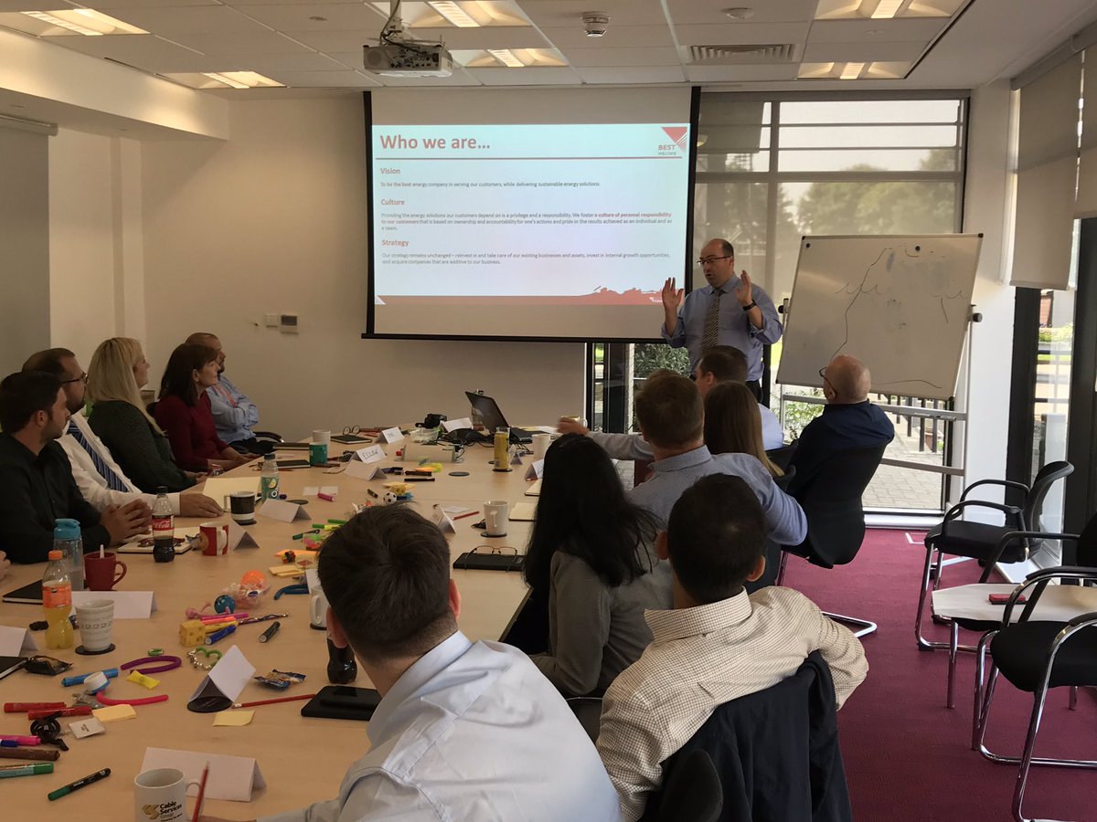 KimberWilson01's tweet photo. It was great for the team to also have the opportunity to spend time with our Policy &amp; Markets Director and ask some great questions about our business and the future.

#PoweringYourLearning #PoweringYourCareer #LearningandDevelopment #BestWelcome #NorthernPowergrid https://t.co/5vznGzXLTZ
