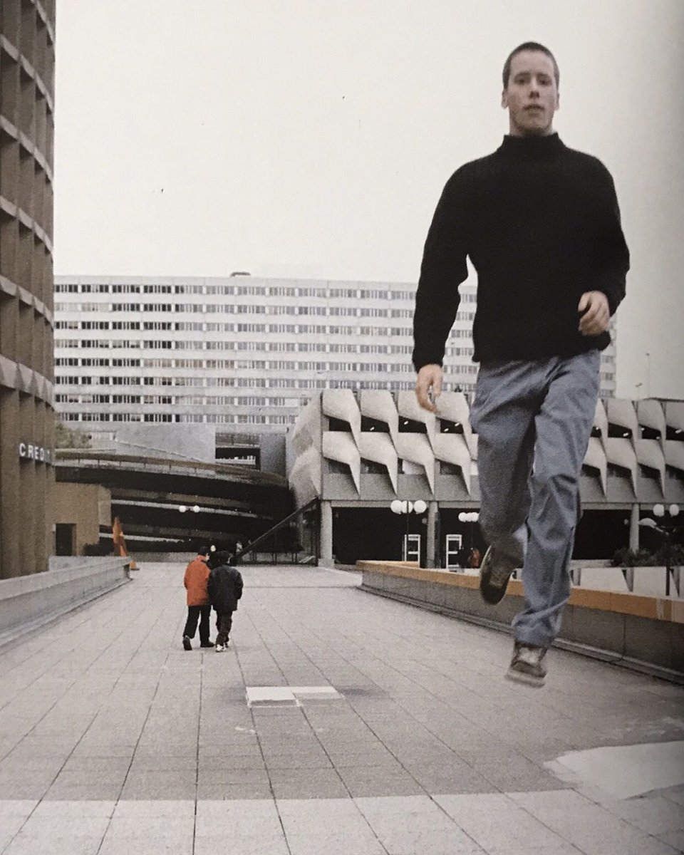MoW_US's tweet photo. Sebastian Stumpf #WalkingartistWednesday #SebastianStumpf #Walkingart https://t.co/NIebtKm43B
