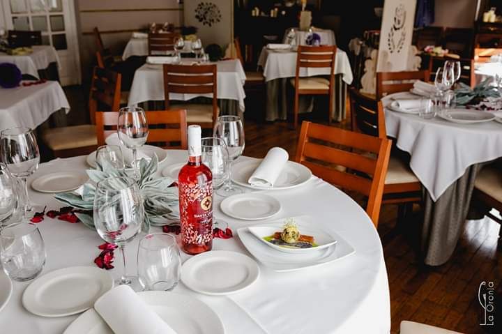 OronjaLa's tweet photo. Disfruta de tus momentos más especiales con nosotros. Te esperamos.

@OronjaLa
Santa Clara 2, 1°. Zamora
Reservas: 980 532 338

#restaurante #laoronja #zamora #menu #carta #comida #cena #gastronomia #delicioso https://t.co/QBCS1EWVSn