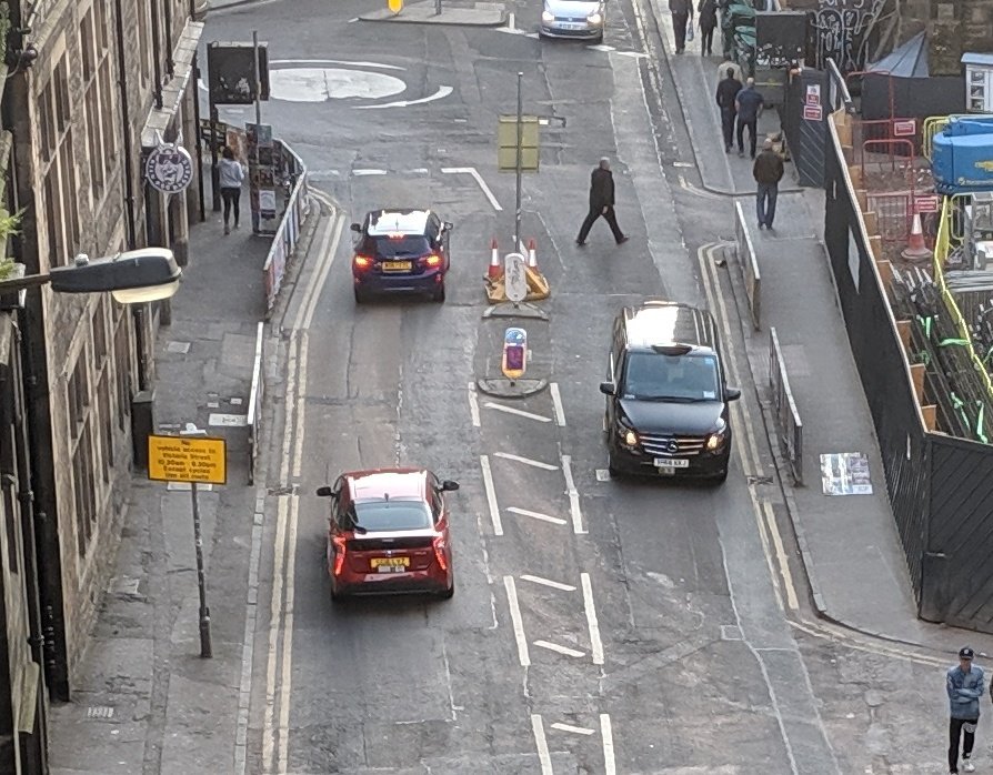 tesodb's tweet photo. Day 32: Road restrictions until 1 Sep. Put the signs, barriers and cones in place and enforce or admit you have suspended the restrictions. You cannot have both. 🤦‍♂️
@Edinburgh_CC @edinhelp @EdinburghPolice
@jomowat @CllrCMiller @lmacinnessnp
#SummertimeStreets #Cowgate #Edinburgh https://t.co/lRGS3bjvlt