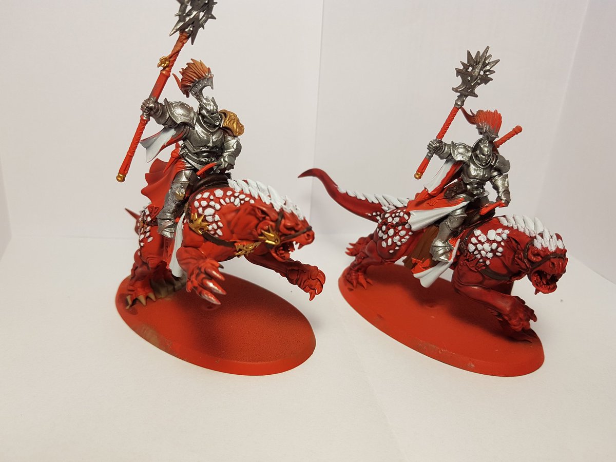 Sombremine's tweet photo. Very Nice little hobby evening #paintingwarhammer waiting for the big #AOSreveal and #w40kreveal at #nova2019.
Finishing touches & decals on my Primaris Hellblasters.
Made a start on 5 intercessors
Add some colors to my Evocators
Test black recipe on Vindicare https://t.co/lfSsC48GaW