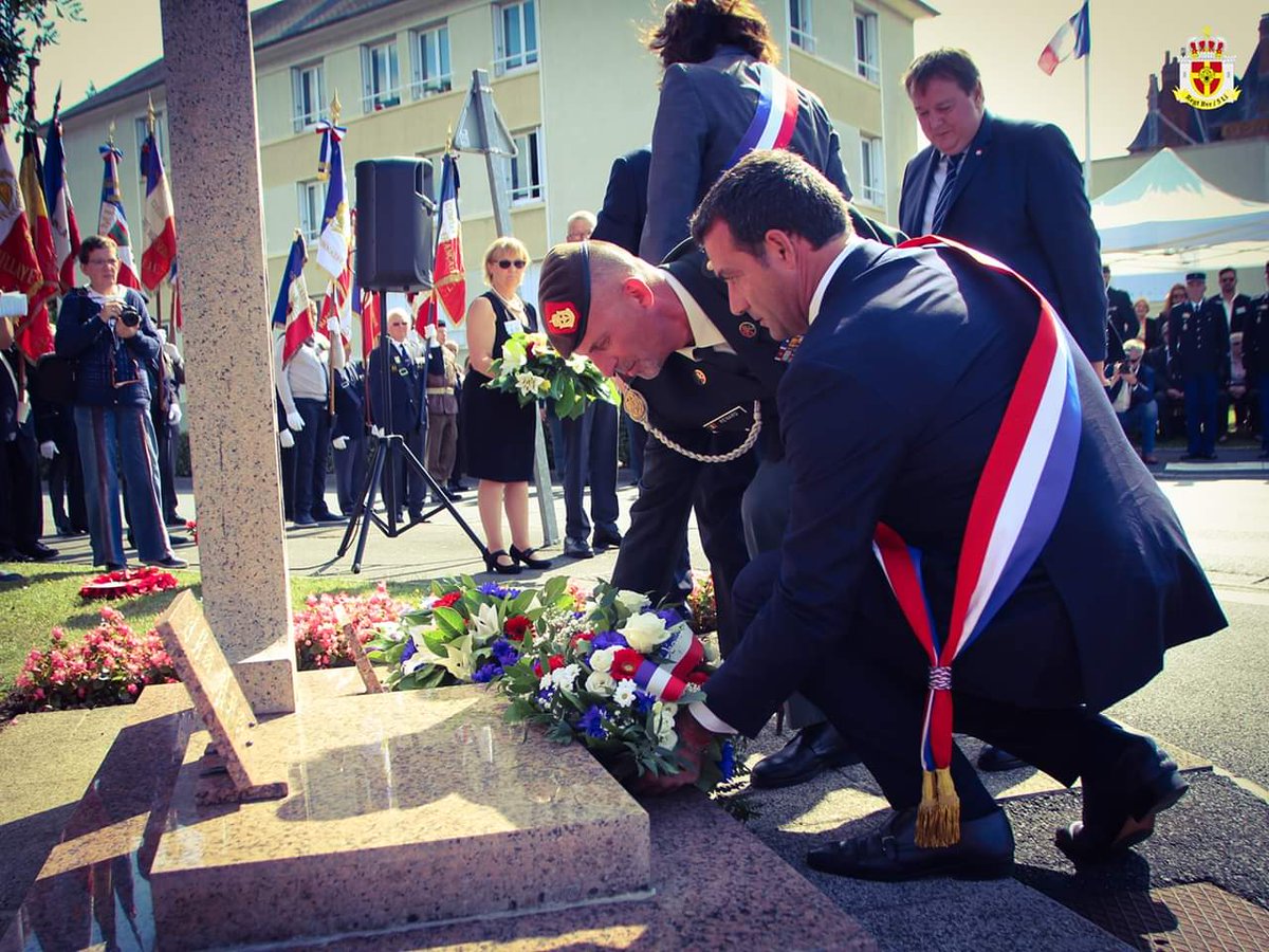 Bvr5Li's tweet photo. The memorial service at the Grande Rue, Dozulé.
Dozulé, 21 august 2019.
#75yearsLiberation
#BrigadePiron #Dozulé #GrandeRue #Normandy #Liberation #InMemorial #Respect #Loyalty https://t.co/rjZI7M9uc8