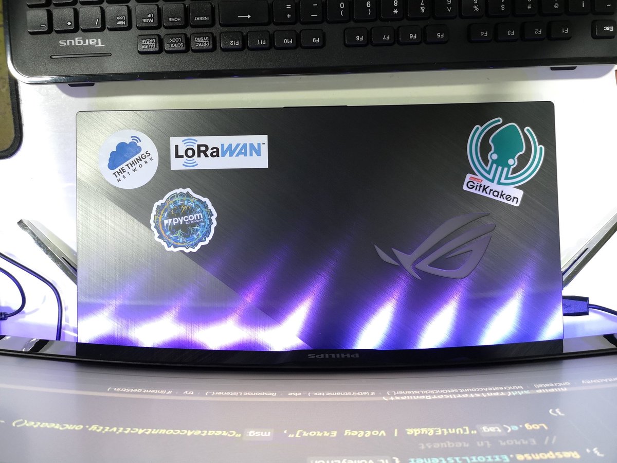 TheN3rdSquad's tweet image. Yeap, I know, I had to rotate this photo so that the stickers would appear upright. But yea, now that I have place some stickers on my new laptop 💻, I am looking for more stickers guys. I could use plenty of those #programming language/framework #stickers. #steamhyperpolyglot
