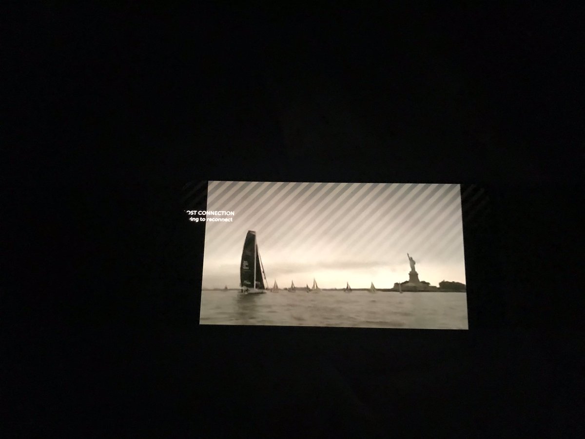 iamindernik's tweet image. @TwitterDesign on new iPhones, the text gets cropped. #NeedUpdate