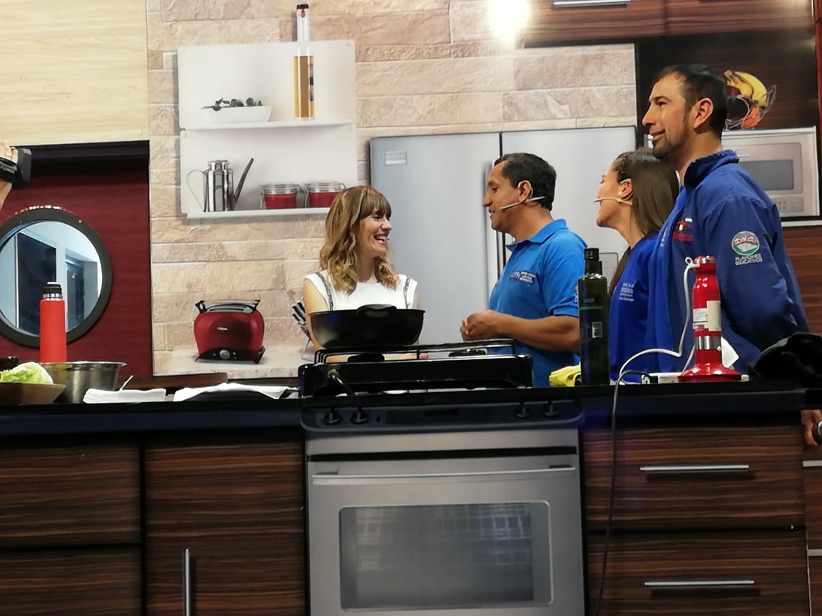 fguillesaavedra's tweet photo. 👉 En el programa LA COCINA DE INFORMALES por 
@multivisiontvhd, promocionando las diversas actividades que se realizan en #CPPS
Gracias por la invitación @belquiotamendi

@UrtubeyJM
@miguelisaok https://t.co/UUDGSDjgLq