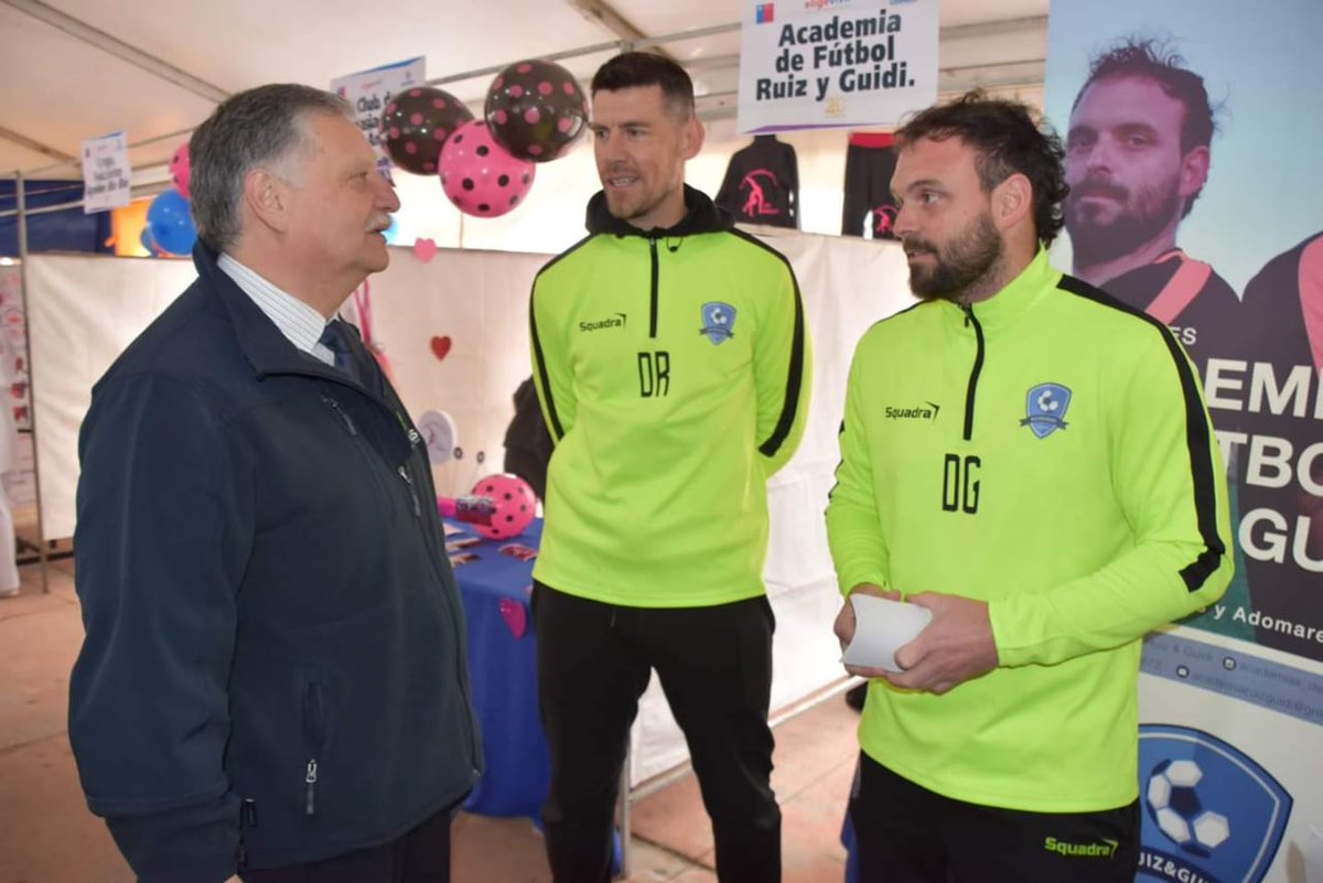 andreita_als's tweet photo. " ACADEMIAS DE FÚTBOL RUIZ &amp; GUIDI " Apoyando el lanzamiento de este nuevo programa : "ELIGE VIVIR SIN DROGAS "

Con  jóvenes, deportistas, autoridades, niños y estudiantes, la Municipalidad de Los Ángeles a través de Senda, lanzó el programa 'Elige Vivir sin Drogas' https://t.co/7LDHskocct