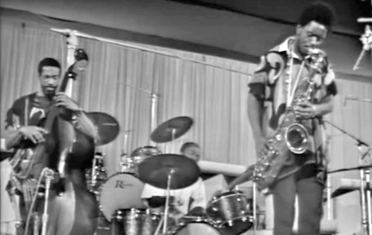 🎶🎷🎵

Pharoah Sanders live (1968)

#PharoahSanders #sax
#LonnieListonSmith #piano
#Sirone (#NorrisJones) #bass
#MajeedShabazz #drums

youtube.com/watch?v=P8rX54…

#Jazz #Jazzsax #Jazzlovers #Livemusic