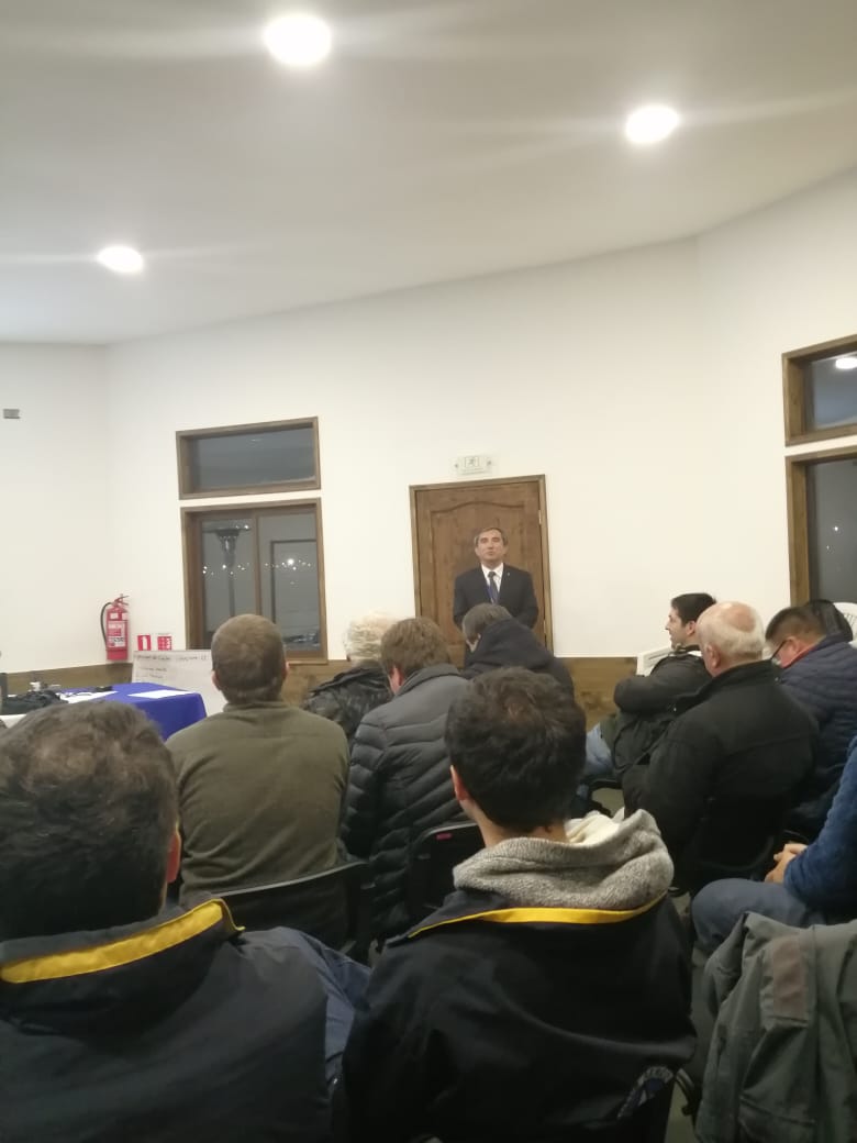 Club Aereo Puerto Montt- Chile (@capm_aereo) on Twitter photo XXX versión del Programa de Instrucción Complementaria PICCA, con el Director DAP sr. Alonso Lefno, el Especialista en Seguridad Operacional Patricio Cancino y Depto PREVAC Jefe de Investigación de Accidentes César Araya de la <a href="/DGACChile/">DGAC Chile</a> con una muy buena concurrencia del CAPM. XXX versión del Programa de Instrucción Complementaria PICCA, con el Director DAP sr. Alonso Lefno, el Especialista en Seguridad Operacional Patricio Cancino y Depto PREVAC Jefe de Investigación de Accidentes César Araya de la <a href="/DGACChile/">DGAC Chile</a> con una muy buena concurrencia del CAPM.