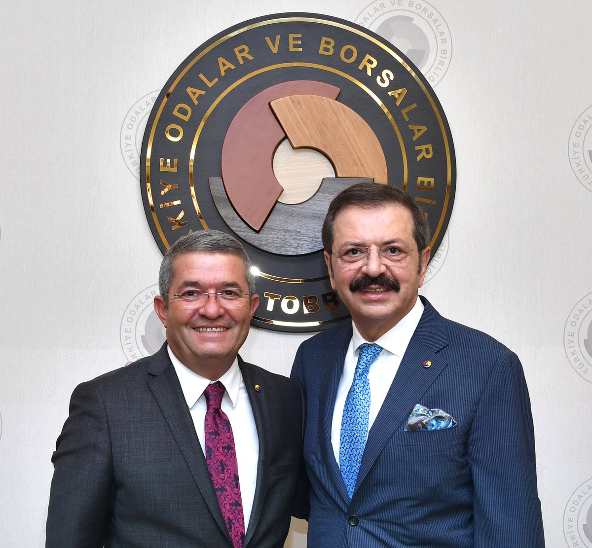 Van Ticaret ve Sanayi Odası Yönetim Kurulu Başkanımız <a href="/NecdetTakva/">Necdet Takva</a> ve beraberindeki heyeti Birliğimizde ağırladık. Nazik ziyaretleri için teşekkür ederim. <a href="/vantsokurumsal/">Van Ticaret ve Sanayi Odası</a>