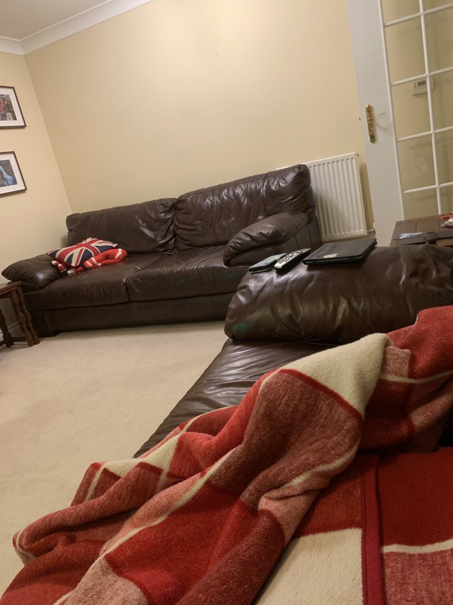Duck1977's tweet image. I am feeling so lazy - I want to turn the telly down as it’s very loud but the remote is all the way over there 👉 
#helprequired