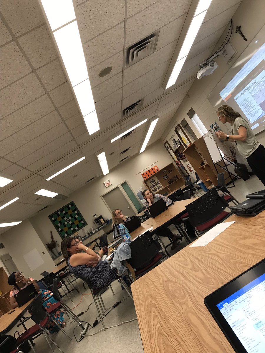 JenResch's tweet image. Great opening session all about digital portfolios focusing on @Seesaw and setting up students for growth and success. #ReflectionIsKey #RCSDTech
