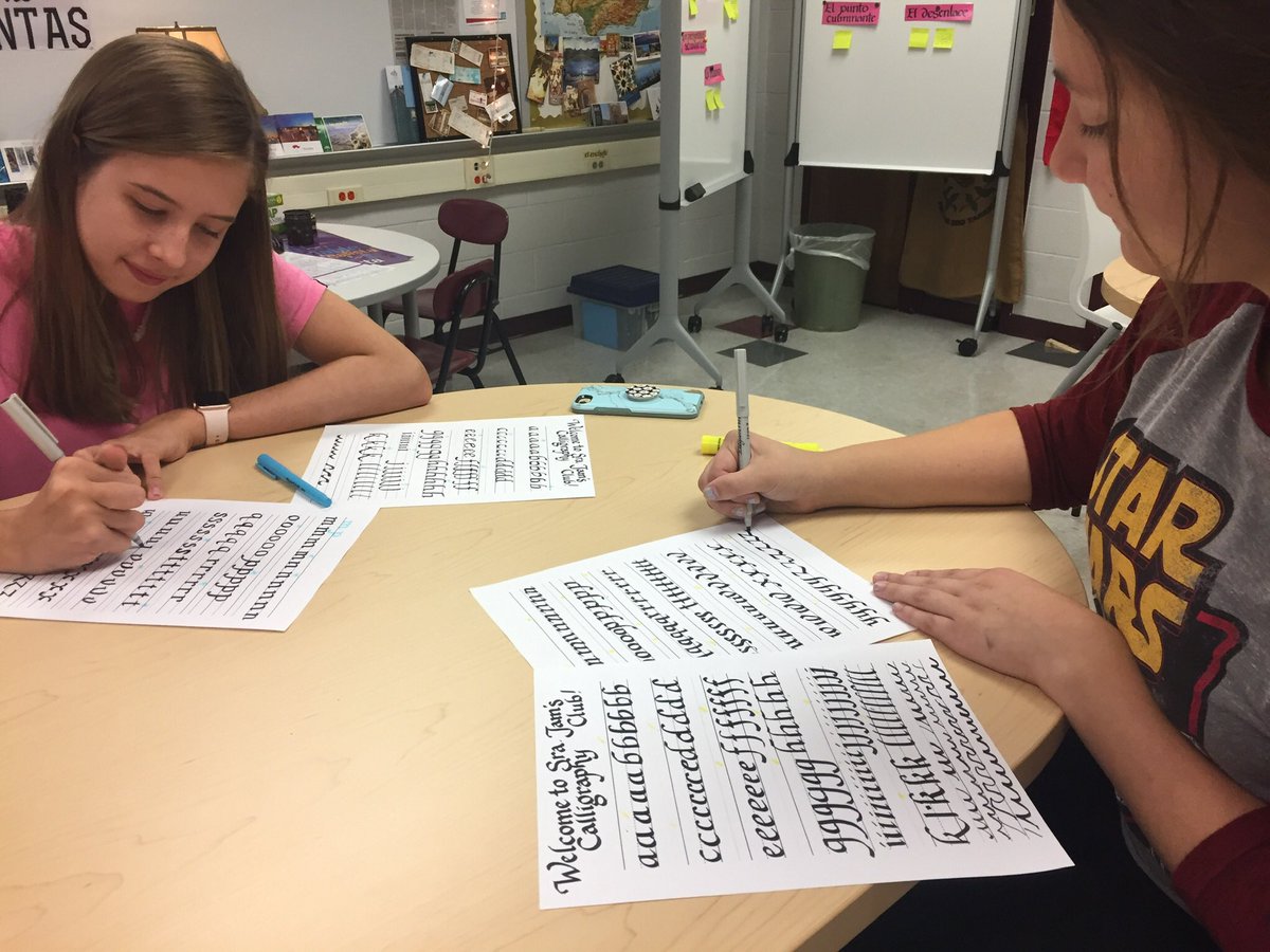 SenoraJam's tweet image. First Calligraphy Club session and these girls are pros already!! Love their excitement and willingness to learn!  #mashflex #calligraphy #creativelettering