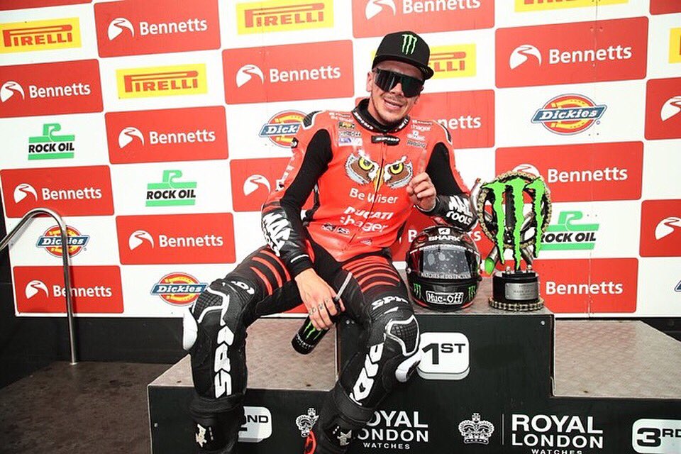 OfficialMsnfr's tweet photo. 🚨Superbike- Scott Redding rejoindra le team @ArubaRacing en 2020. Le pilote se dit lui-même être très heureux de rejoindre le team. Il rêvé depuis longtemps à cette opportunité de pouvoir se battre pour d’autre titre de champion du monde.
#scottredding #arubaitracing #superbike https://t.co/DEcOgkrCO9