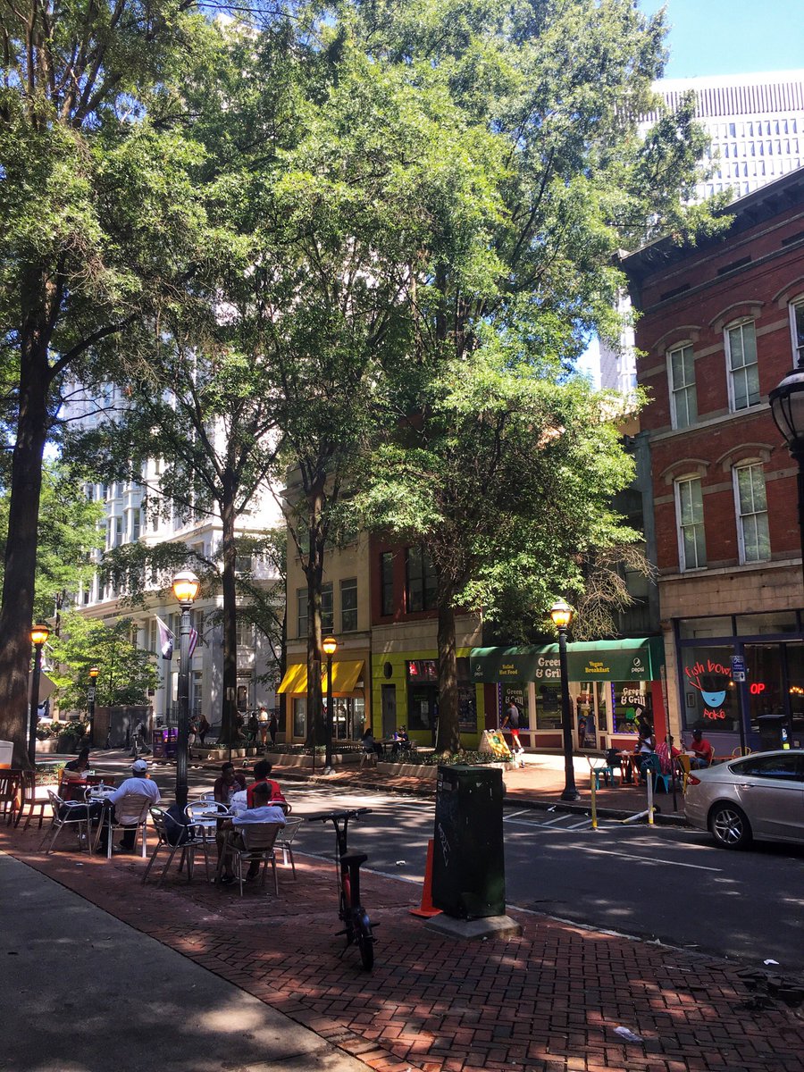 AtlantaDNA's tweet photo. Broad Street today. #DowntownAtlanta #FairliePoplar @downtownatlanta https://t.co/7x8oiA3PGC