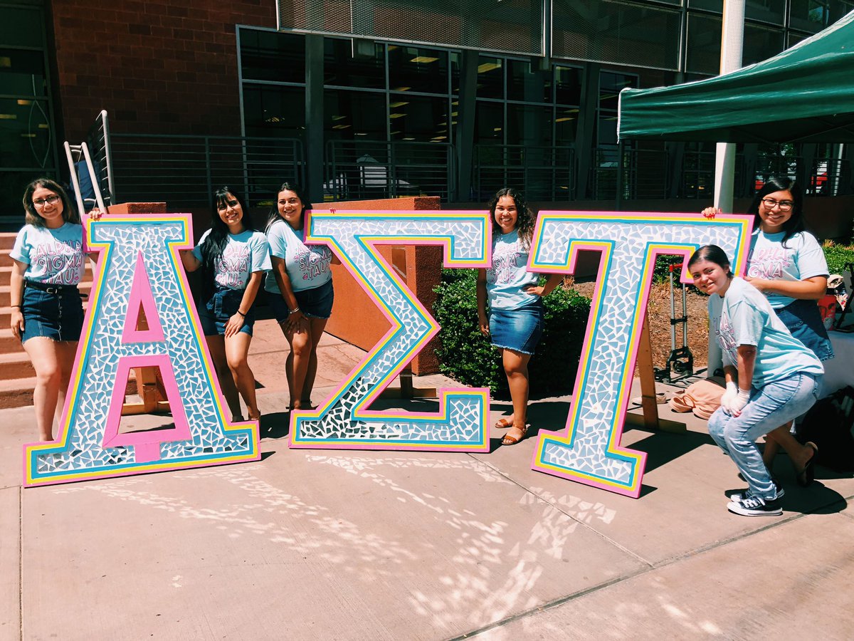 csulapanhel's tweet photo. Come visit us by the main walkway until 4! Ask us questions, drop off transcripts, or come say hi!! 👋 #PeaceLoveSisterhood https://t.co/yqAcaQblcR
