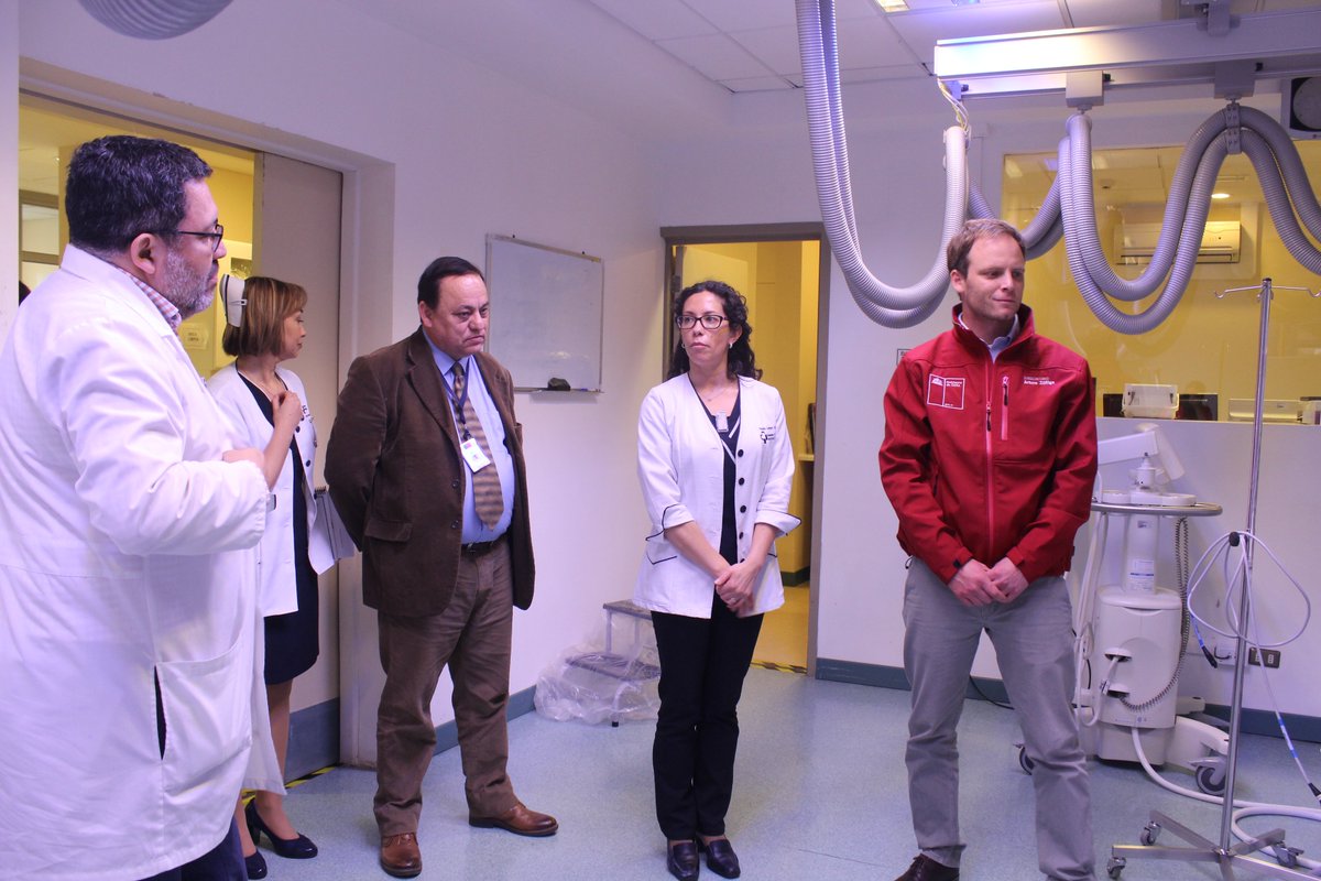 HCMagallanes's tweet photo. Un recorrido x dependencias de nuestro 🏥 fue la última actividad del Subsecretario de Redes Asistenciales @arturozunigaj "Quiero felicitarlos por como han mantenido este hospital después de 9 años de su entrega, se nota que lo cuidan y lo quieren"#MagallanesenMarcha https://t.co/ktnajbAEp7