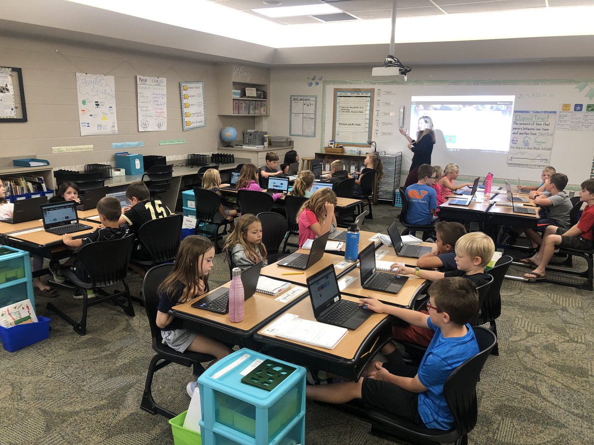 Mrs_Valentine3's tweet image. Thanks @CarlyHavlik for a great lesson about @CanvasLMS and @onedrive ! We can’t wait to use both applications with our FULL set of chromebooks this year! #techintheclassroom #techisfun