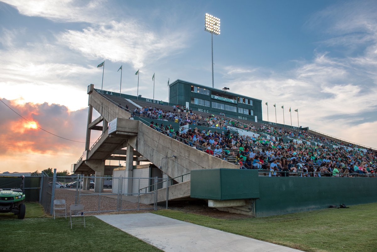 DeltaState's tweet photo. Reasons to get hype:
1. @DeltaStateFB is back 🏈
The end.
#DSUFamily #DeltaStateofMind https://t.co/fKyu6Dxl6P