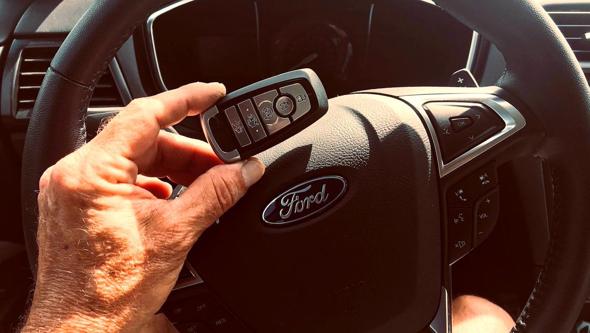 Automotivekey's tweet photo. The owner of this 2018 #FordFusion #LostAllKeys. Did he go to the dealership? No, he called #AutomotiveKeyCincinnati. He got fast, #ProfessionalService and a #SpareKey too! #CincinnatiReplacementKey #CincinnatiCarKey #KeyFob #Transponder #CarKeySpecialist #LatestTech https://t.co/I1a8ApOEUw