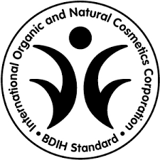 BenecosSpain's tweet photo. Para aseguraros de que la cosmética que compráis es realmente natural y orgánica, lo mejor es que os fijéis en que vaya certificada y avalada por uno de los sellos oficiales y reconocidos a nivel internacional. Benecos cuenta con uno de estos sellos. Se trata del alemán BDIH ;) https://t.co/cOKZ0OUE7f
